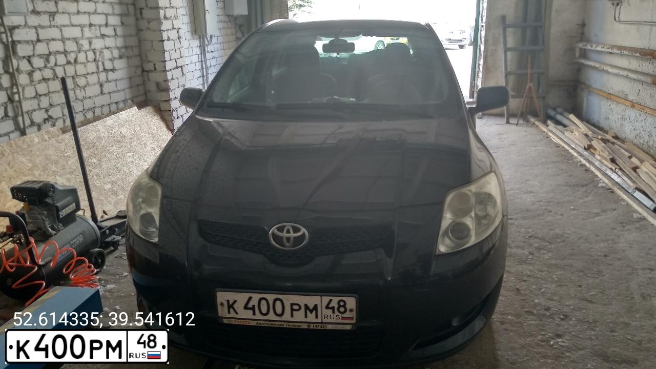 Фото автомобиля TOYOTA AURIS, 2008 — госномер К400РМ48. Цвет: ЧЕРНЫЙ
