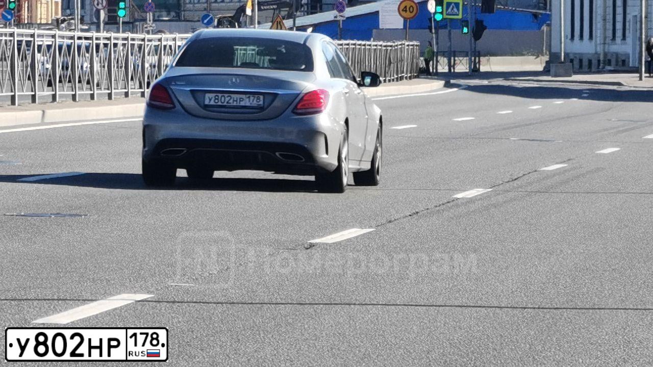 Фото автомобиля MERCEDES-BENZ C-CLASS, 2016 — госномер У212РС198. Цвет: СЕРЫЙ