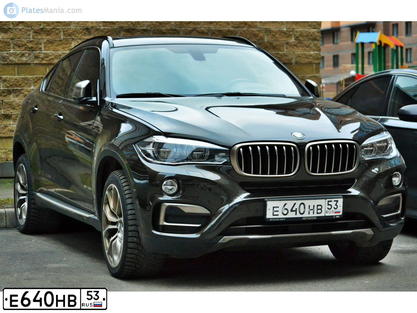 Фото автомобиля BMW X6, 2018 — госномер Т778МВ198. Цвет: Коричневый
