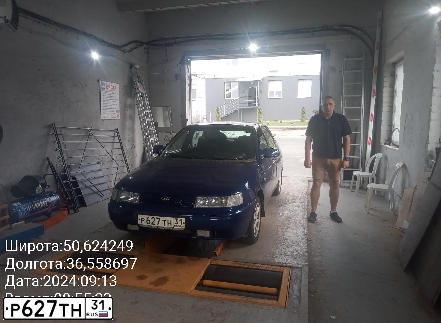 Фото автомобиля LADA 2112, 2002 — госномер Р627ТН31. Цвет: СЕРЕБРИСТЫЙ ЯРКО-СИНИЙ