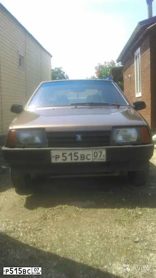 Фото автомобиля LADA 2109 SAMARA, 1995 — госномер С013НЕ77. Цвет: Коричневый