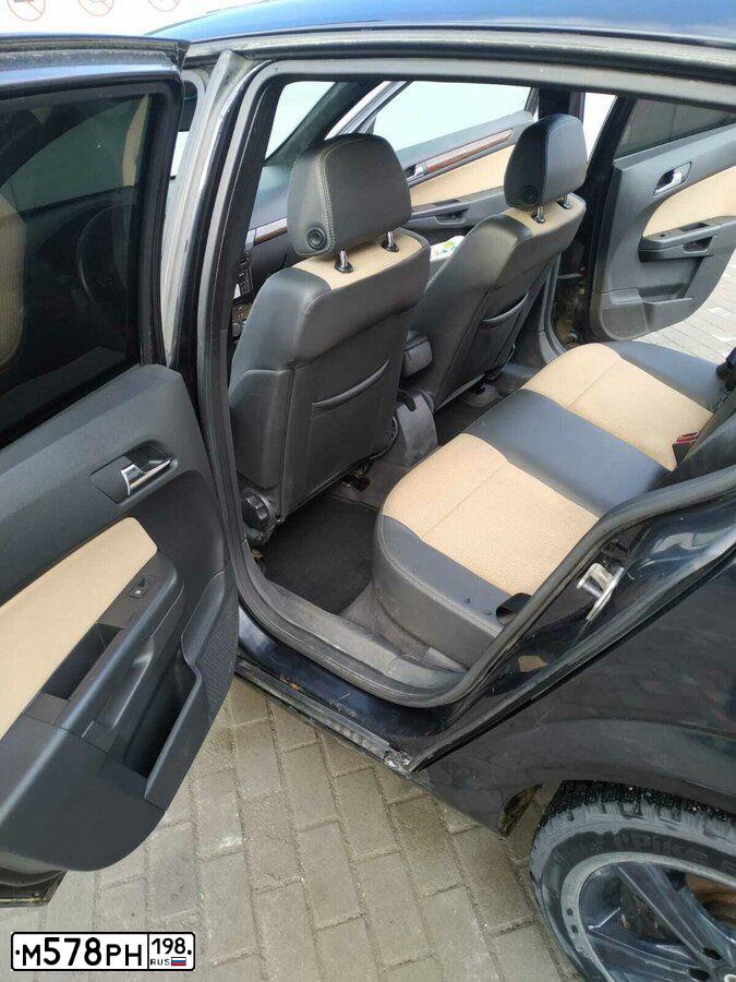Фото автомобиля OPEL ASTRA, 2007 — госномер М578РН198. Цвет: ЧЕРНЫЙ