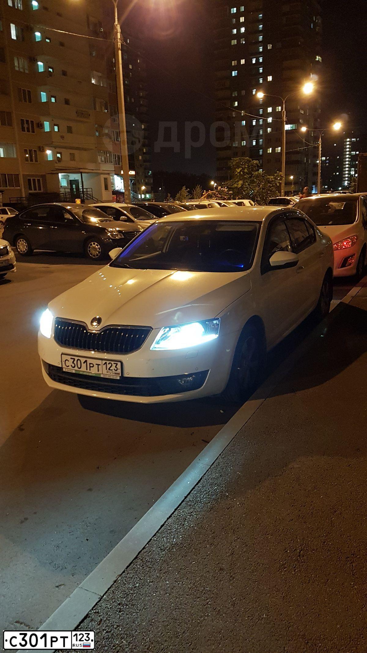 Фото автомобиля SKODA OCTAVIA, 2016 — госномер С301РТ123. Цвет: Белый
