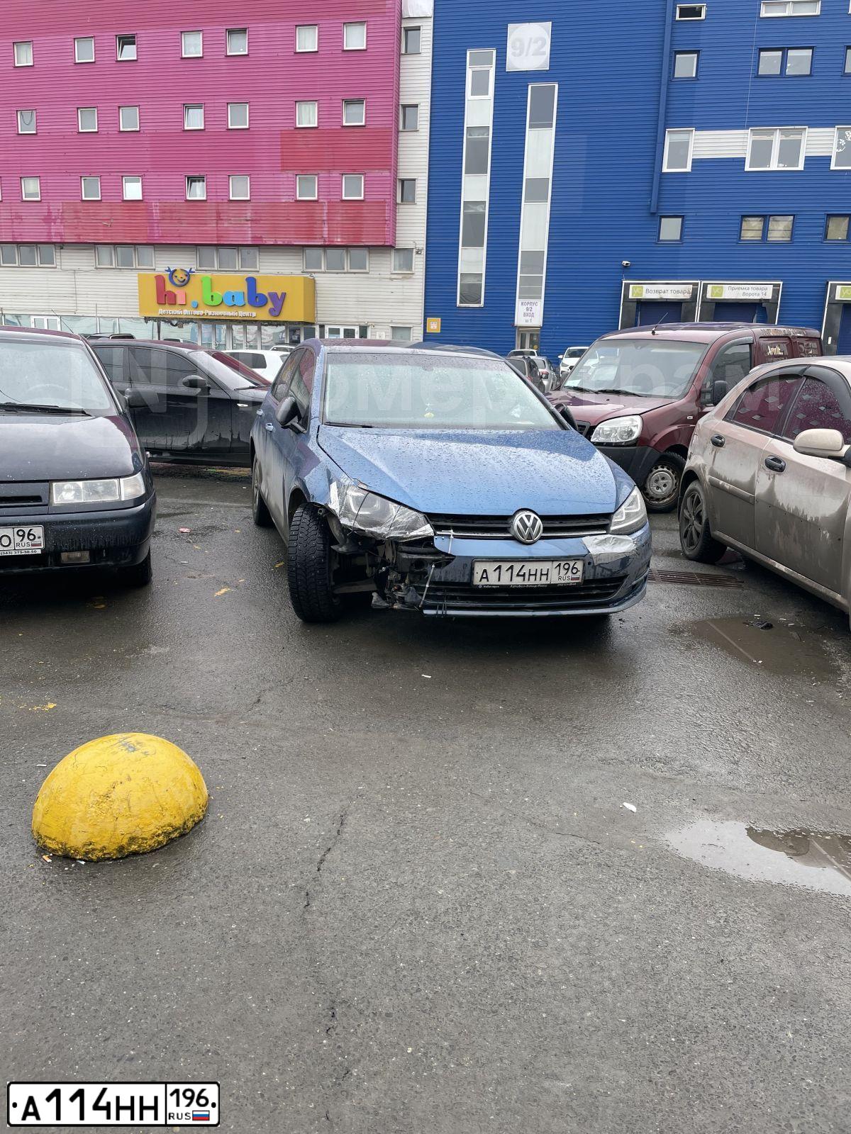 Фото автомобиля VOLKSWAGEN GOLF, 2013 — госномер А114НН196. Цвет: ГОЛУБОЙ