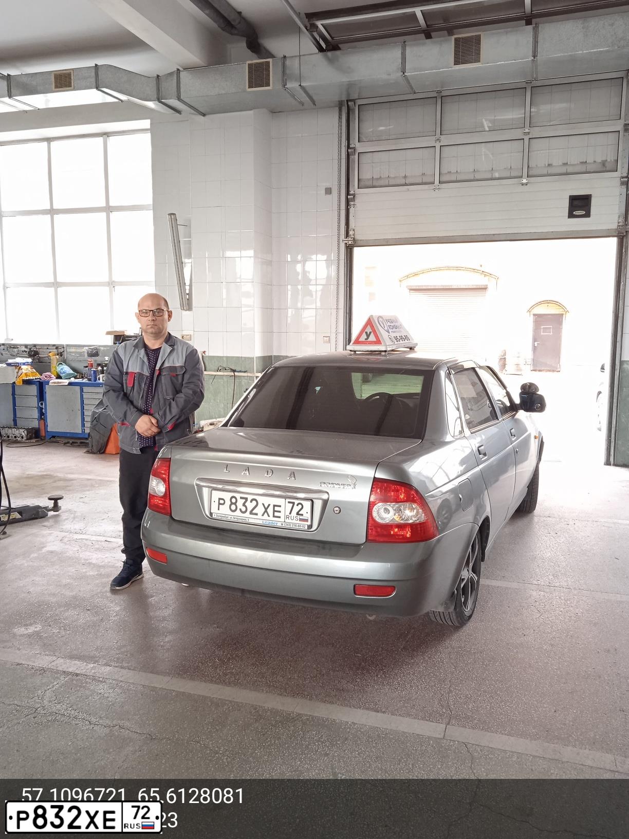 Фото автомобиля LADA 2170 PRIORA, 2007 — госномер Р832ХЕ72. Цвет: СЕРО-ЗЕЛЕНЫЙ