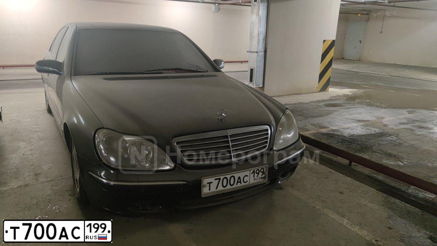 Фото автомобиля MERCEDES S-KLASSE, 1999 — госномер Т700АС199. Цвет: ЧЕРНЫЙ