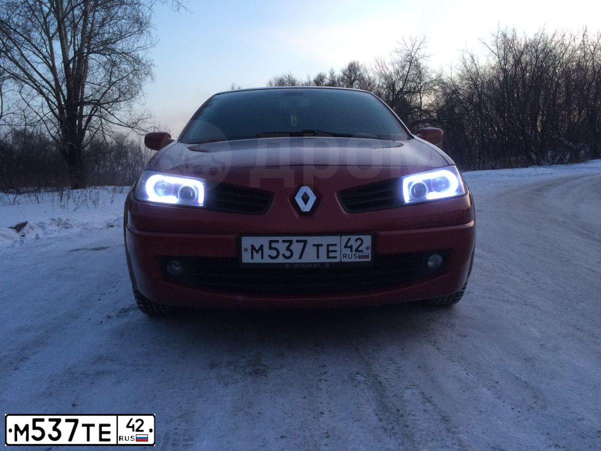 Фото автомобиля RENAULT MEGANE, 2007 — госномер М323МТ142. Цвет: Красный