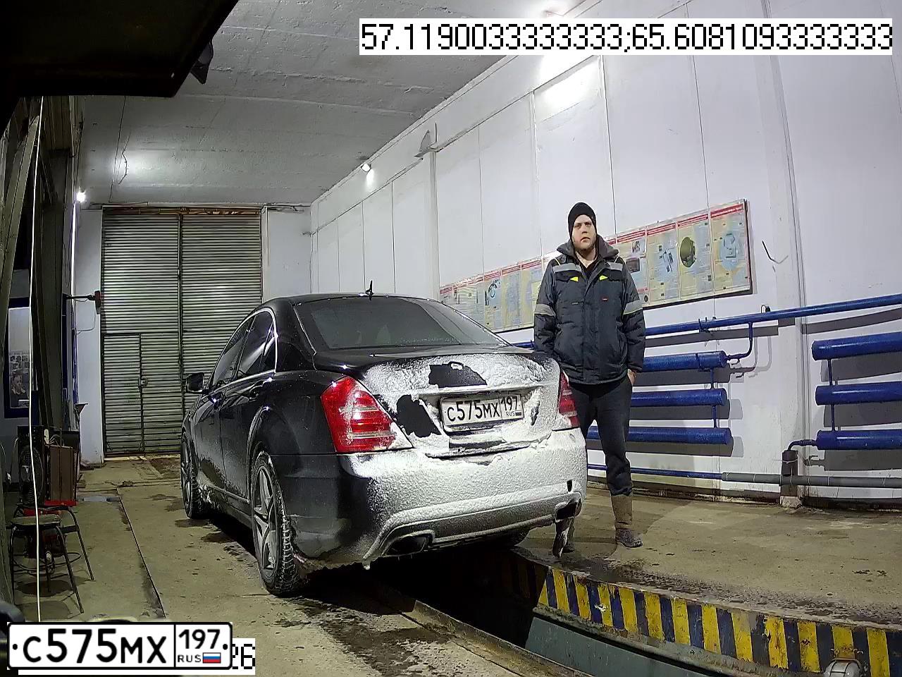 Фото автомобиля BMW SERIE 5, 2011 — госномер Е131КТ186. Цвет: ЧЕРНЫЙ