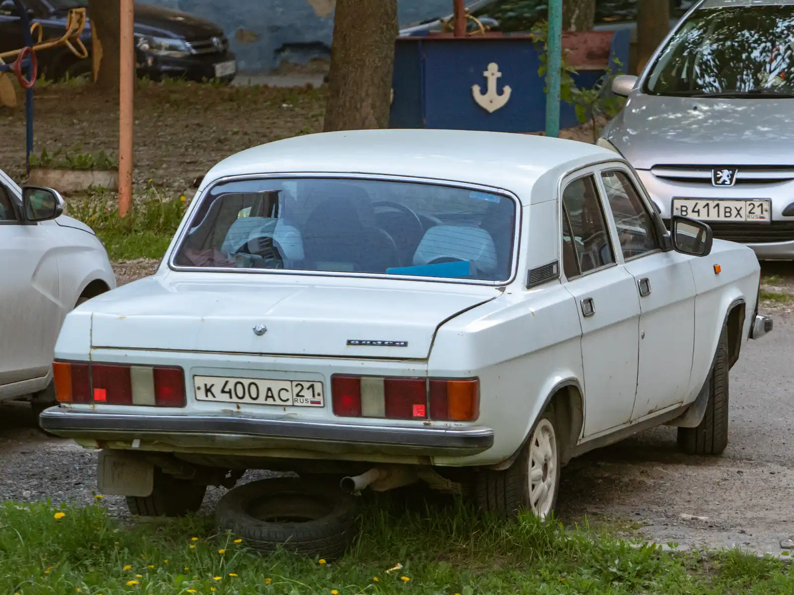 Фото автомобиля PEUGEOT 307, 2003 — госномер В411ВХ21. Цвет: СЕРЫЙ