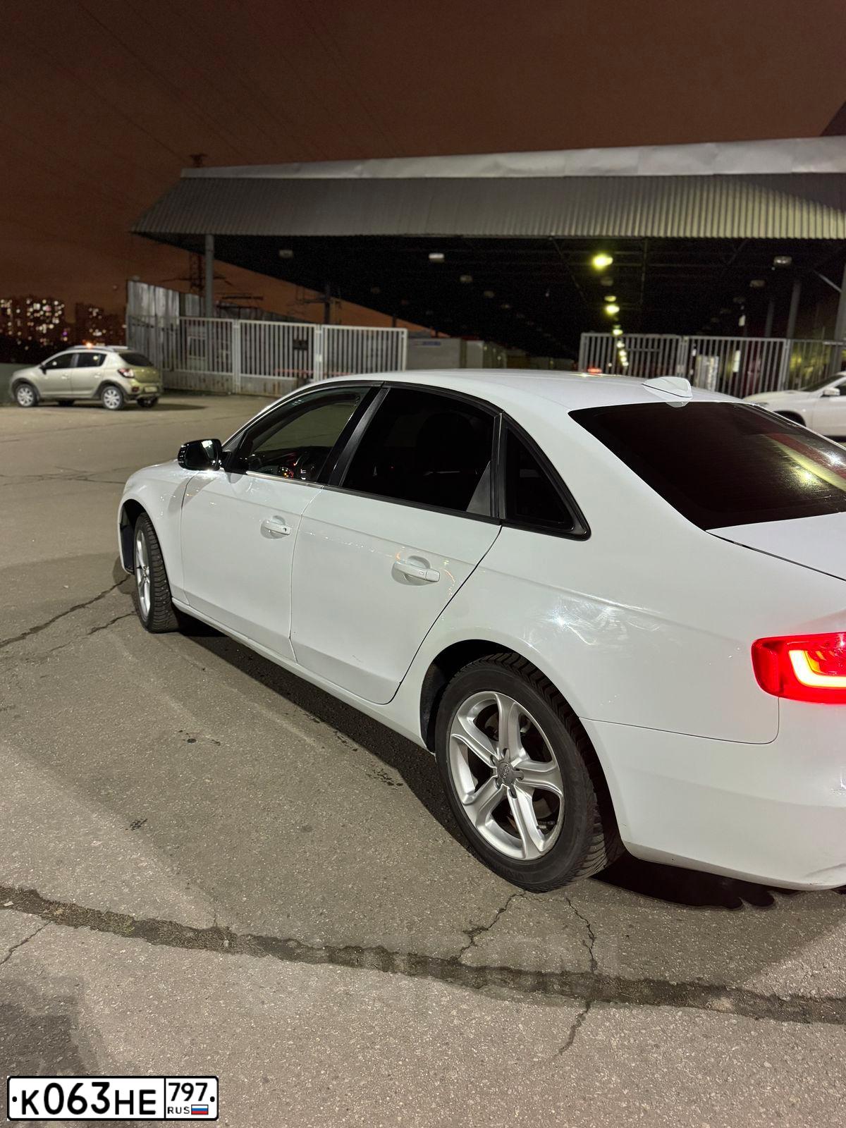 Фото автомобиля AUDI A4, 2015 — госномер К063НЕ797. Цвет: Белый