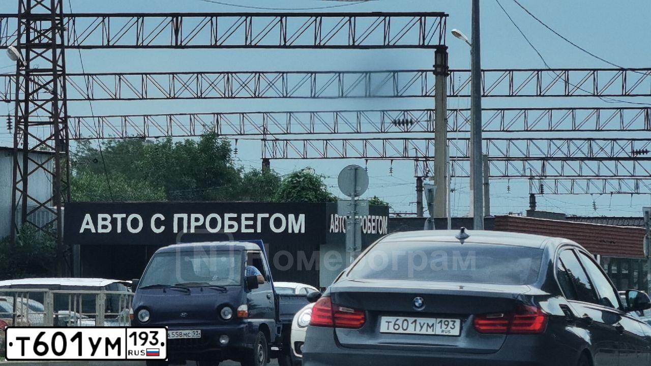 Фото автомобиля BMW SERIE 3, 2012 — госномер Е976НЕ15. Цвет: СЕРЫЙ