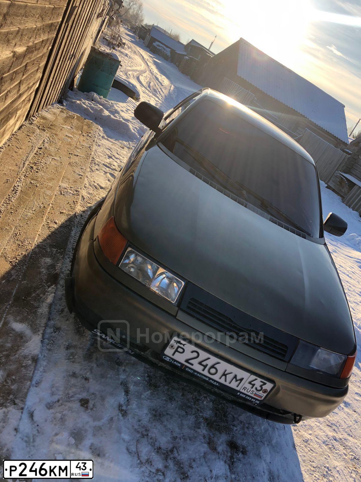 Фото автомобиля LADA 2110, 1998 — госномер Р246КМ43. Цвет: КОРИЧНЕВО-ЗЕЛЕНЫЙ