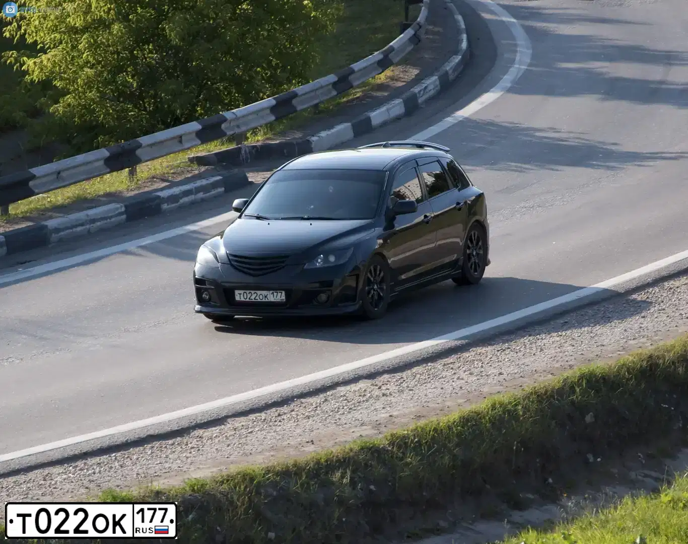 Фото автомобиля MAZDA 3, 2006 — госномер Т022ОК177. Цвет: ЧЕРНЫЙ