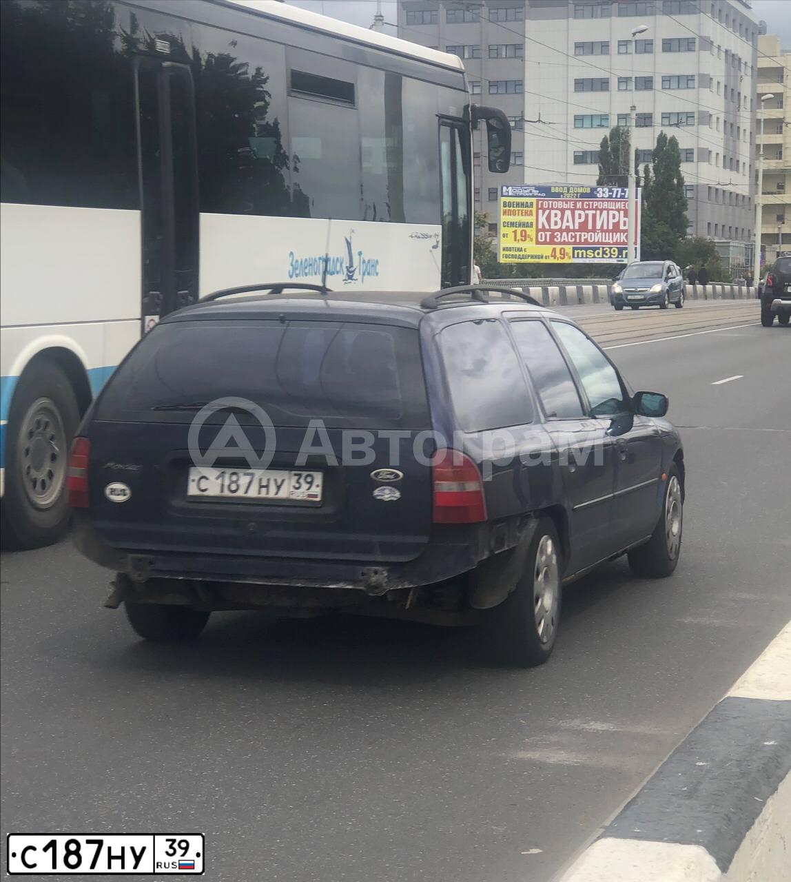 Фото автомобиля FORD MONDEO, 1995 — госномер С187НУ39. Цвет: синий