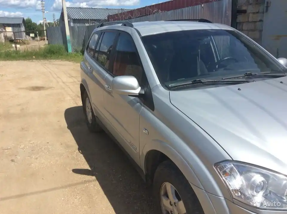 Фото автомобиля SSANGYONG KYRON, 2008 — госномер Н531ОХ69. Цвет: Серебристый