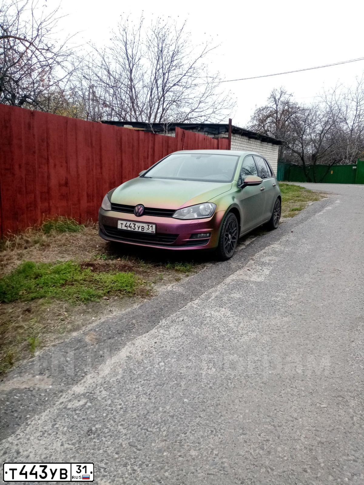 Фото автомобиля VOLKSWAGEN GOLF, 2013 — госномер У657ЕА31. Цвет: МНОГОЦВЕТНЫЙ