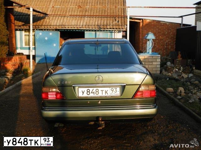 Фото автомобиля МЕРСЕДЕС БЕНЦ, 1993 — госномер Т097ТО198. Цвет: ЗЕЛЕНЫЙ
