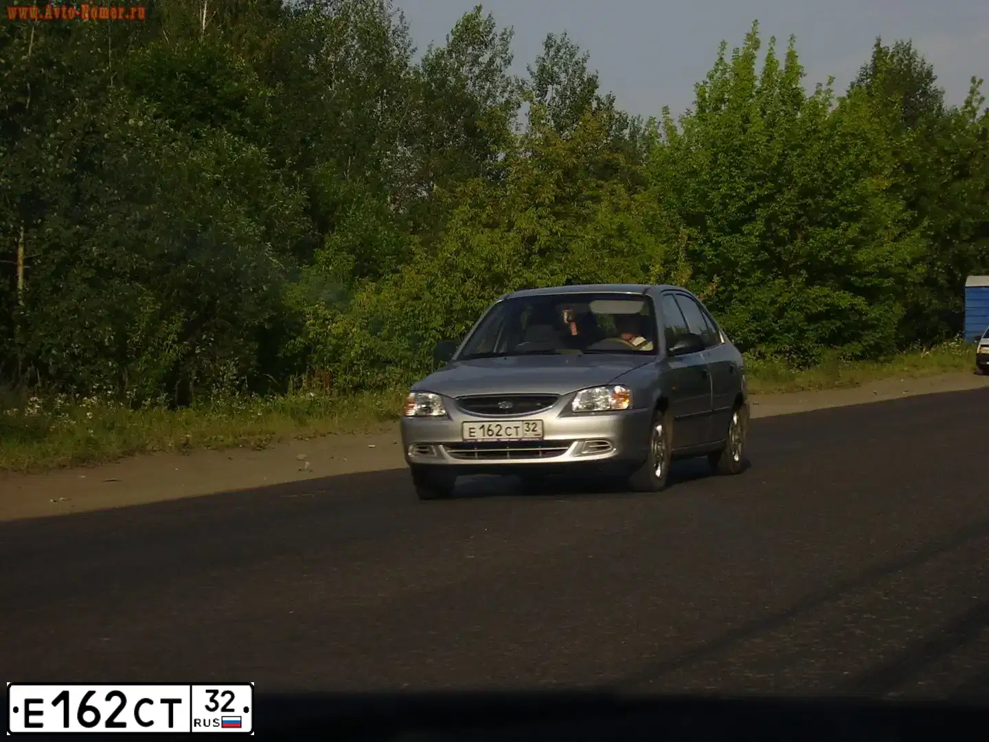 Фото автомобиля TAGAZ ACCENT, 2007 — госномер Е162СТ32. Цвет: СЕРЕБРИСТЫЙ
