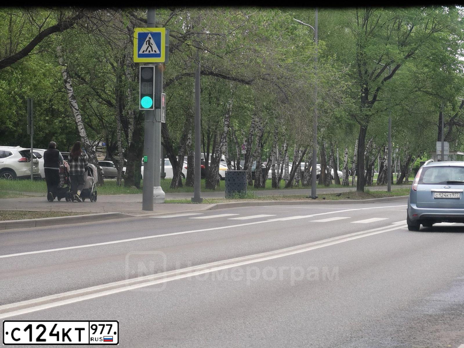 Фото автомобиля FORD FOCUS, 2008 — госномер Е138КО199. Цвет: СЕРО-ГОЛУБОЙ
