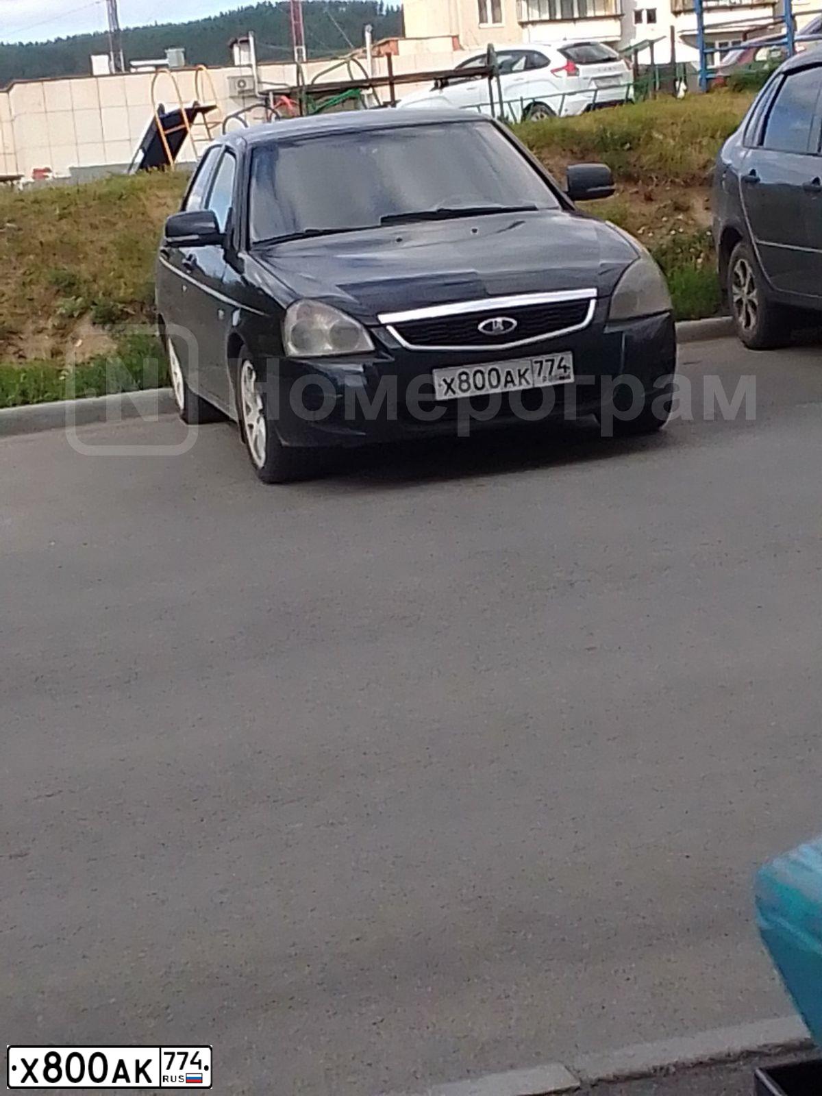Фото автомобиля LADA 2172 PRIORA, 2009 — госномер Х800АК774. Цвет: СИНЕ-ЧЕРНЫЙ