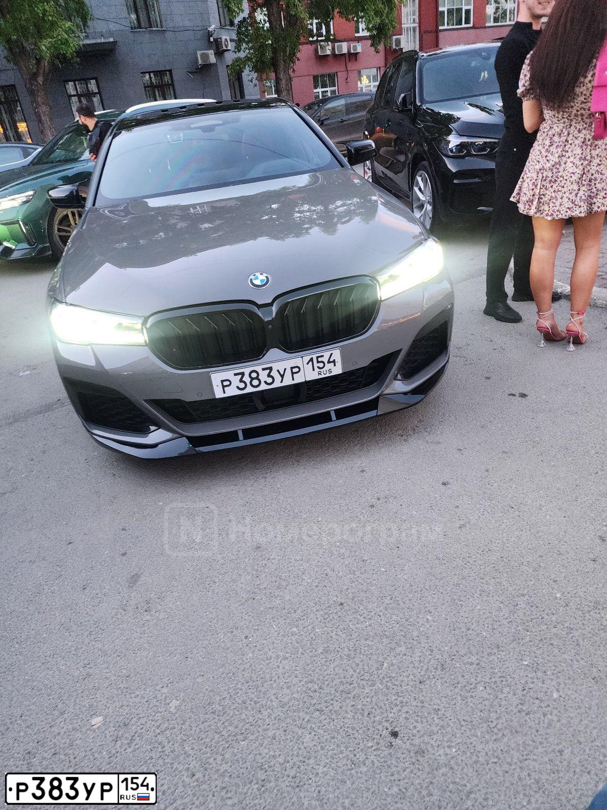Фото автомобиля BMW 523D ХDRIVЕ, 2021 — госномер Р383УР154. Цвет: СЕРЫЙ