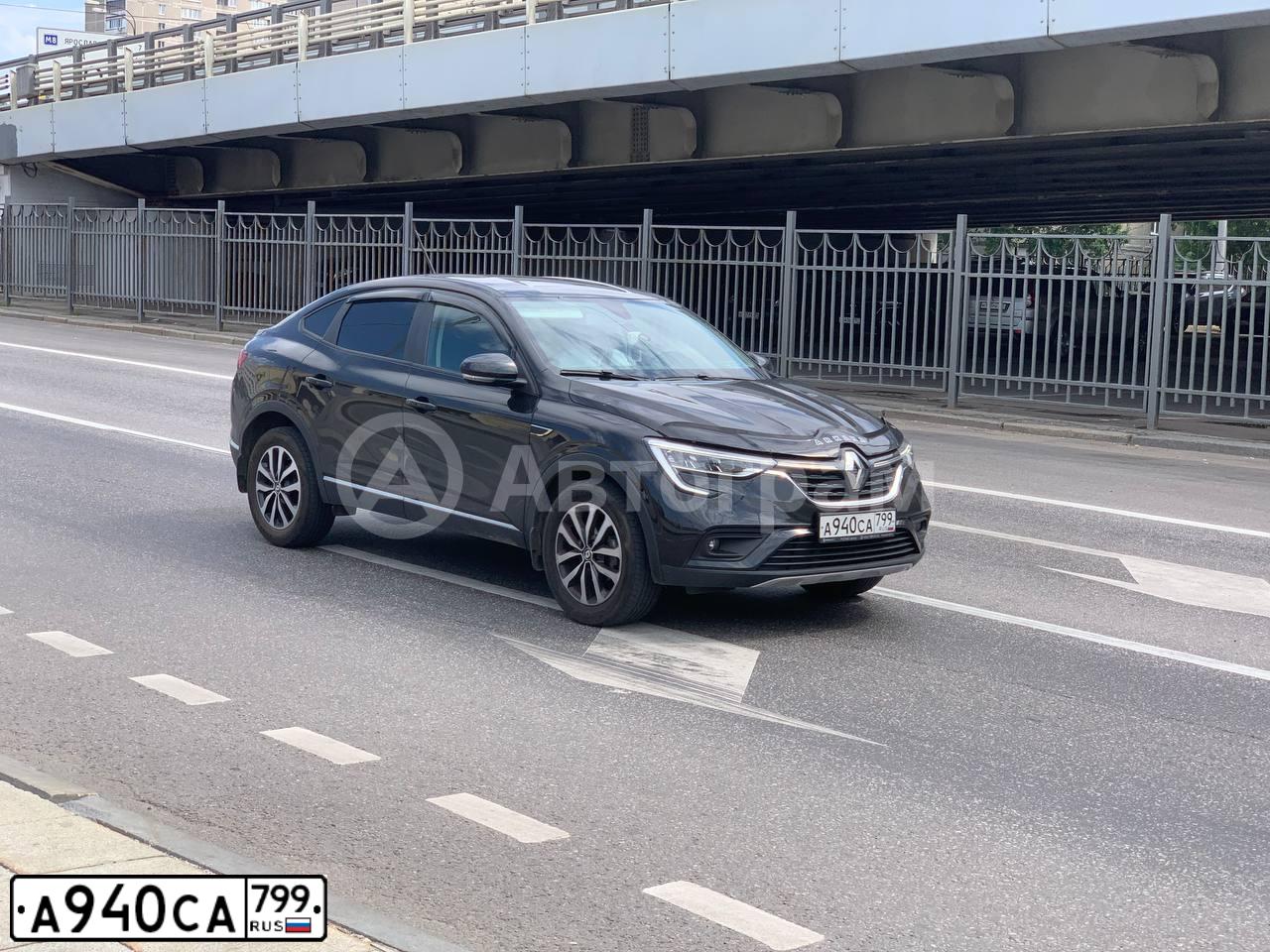 Фото автомобиля RENAULT ARKANA, 2019 — госномер А940СА799. Цвет: ЧЕРНЫЙ