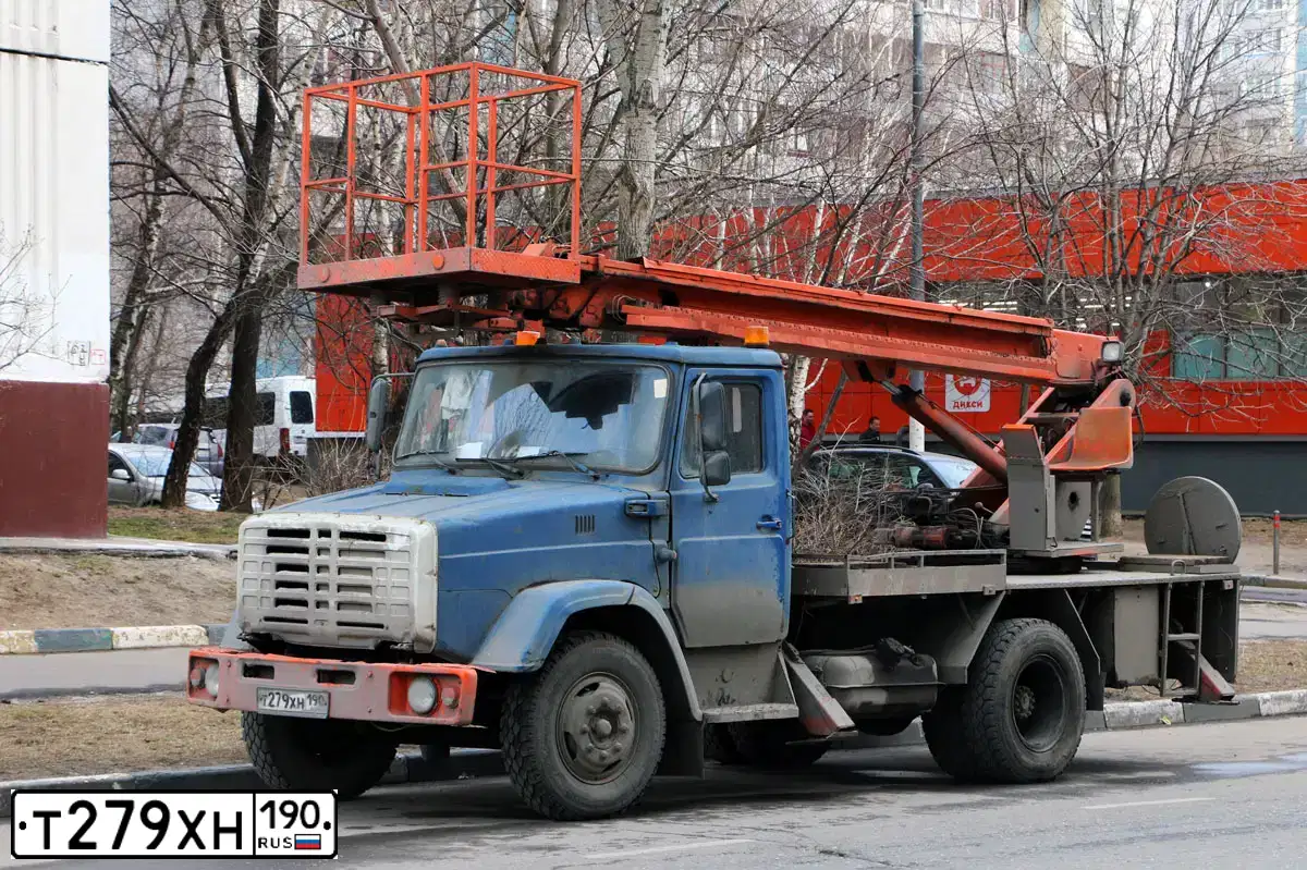 Фото автомобиля ZIL 433362 /4X2/ CHASSIS, 1998 — госномер В395ЕО37. Цвет: синий