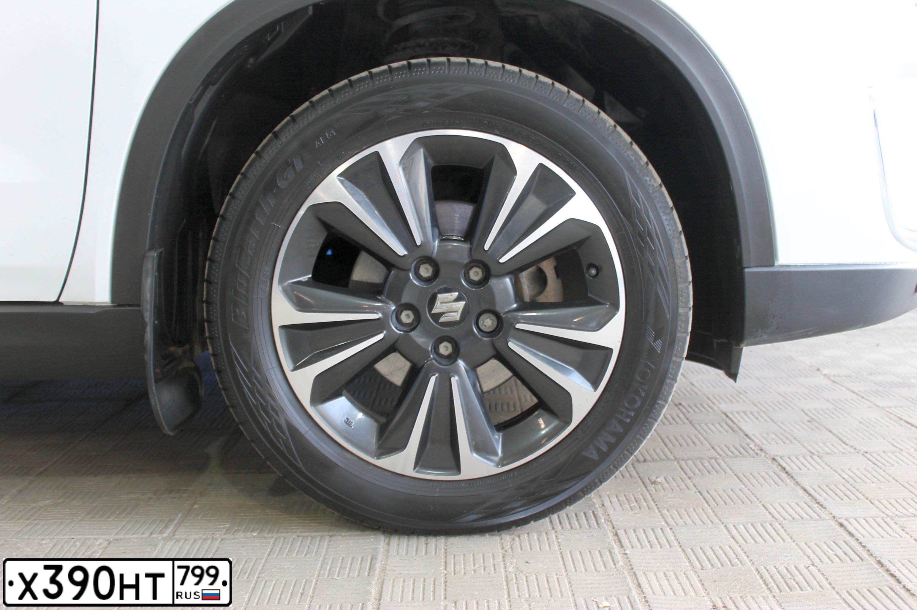 Фото автомобиля SUZUKI /GRAND/ VITARA, 2019 — госномер Х390НТ799. Цвет: БЕЛЫЙ