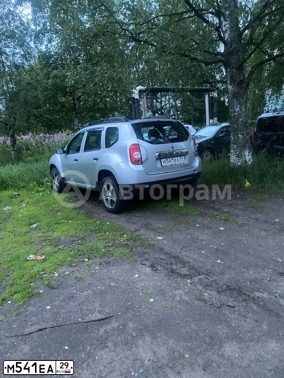 Фото автомобиля RENAULT DUSTER, 2014 — госномер М541ЕА29. Цвет: СВЕТЛО-СЕРЫЙ