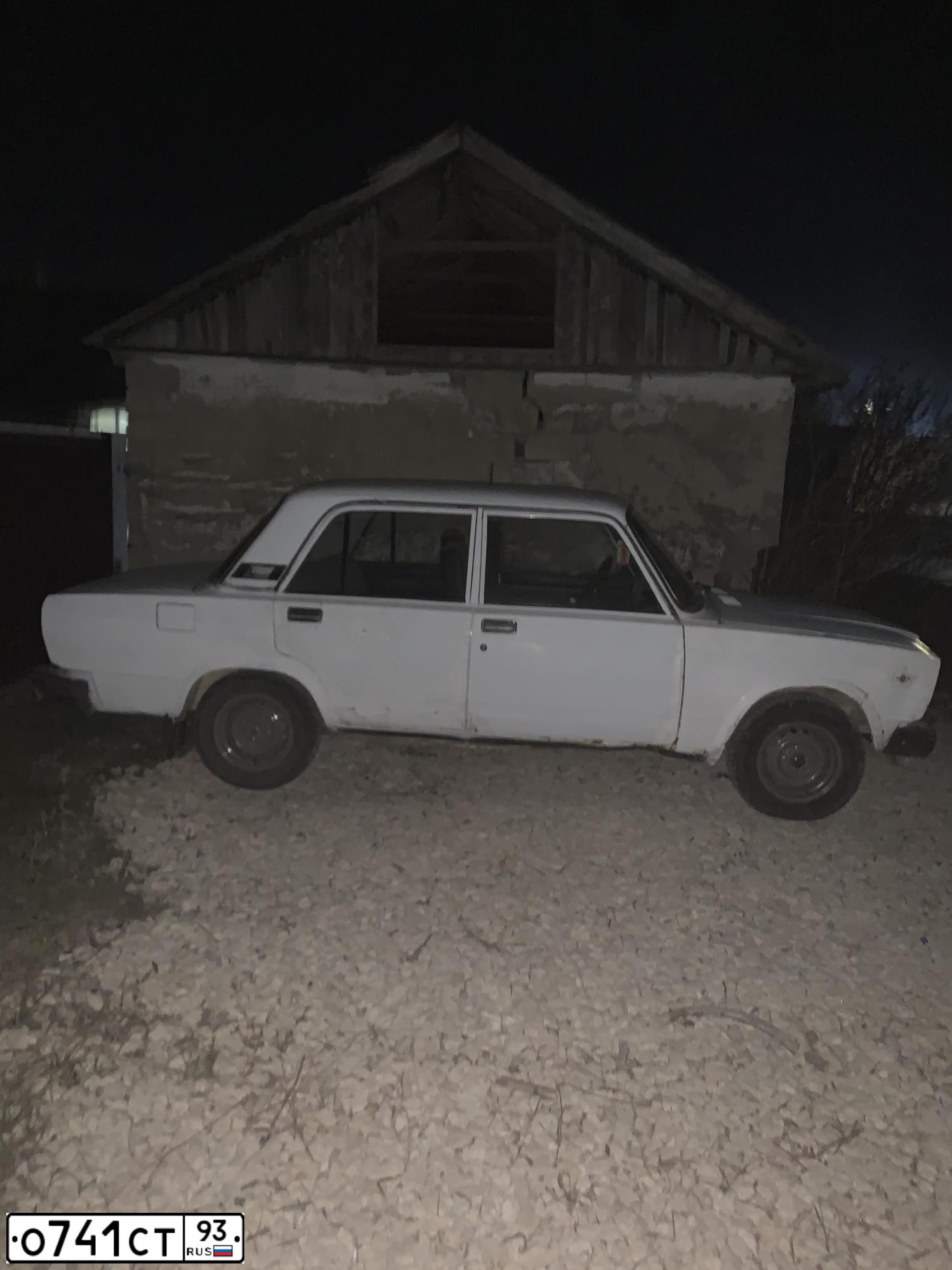 Фото автомобиля LADA 2107, 2000 — госномер О741СТ93. Цвет: СЛИВОЧНО-БЕЛЫЙ