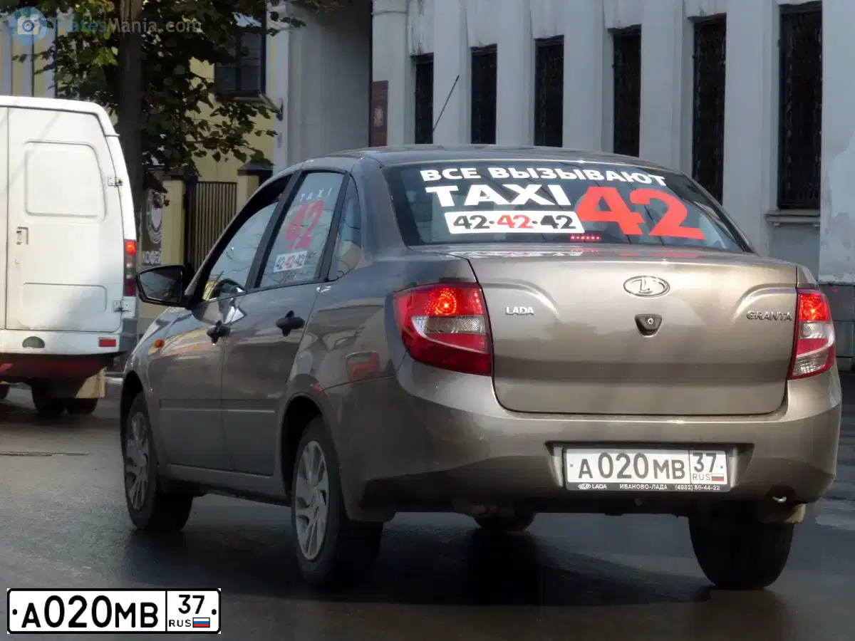 Фото автомобиля LADA GRANTA, 2016 — госномер О779УР44. Цвет: Коричневый