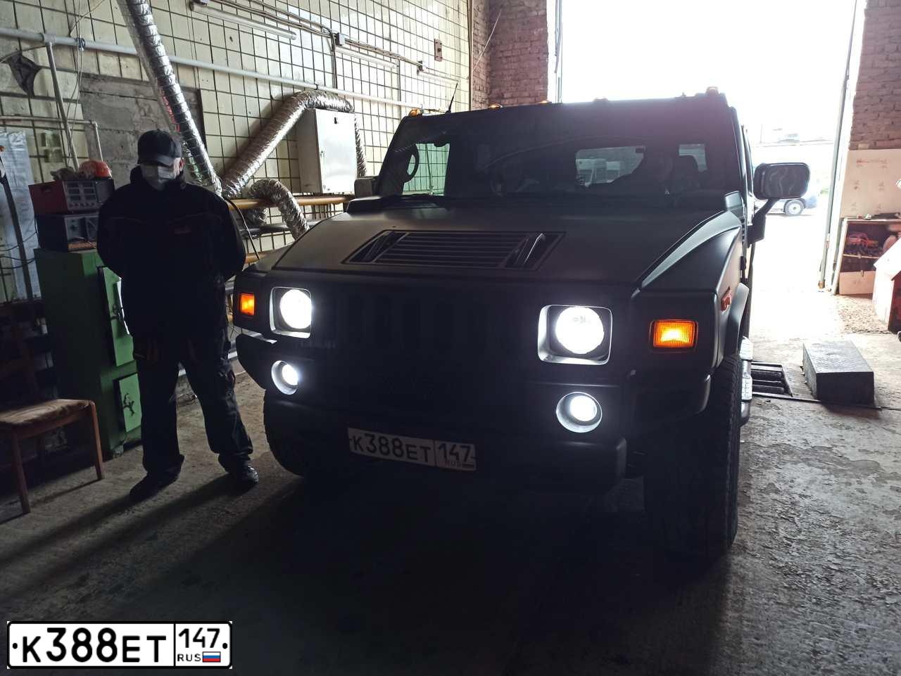 Фото автомобиля HUMMER H2, 2002 — госномер М241КН977. Цвет: ЧЕРНЫЙ