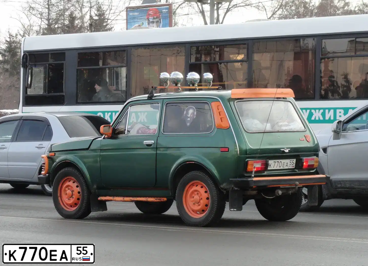 Фото автомобиля LADA 2121 NIVA, 1988 — госномер К770ЕА55. Цвет: ЗЕЛЕНЫЙ
