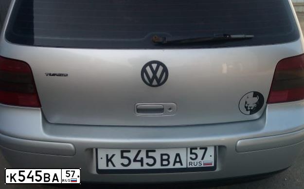 Фото автомобиля VOLKSWAGEN GOLF, 2000 — госномер Е378ХА71. Цвет: Серебристый