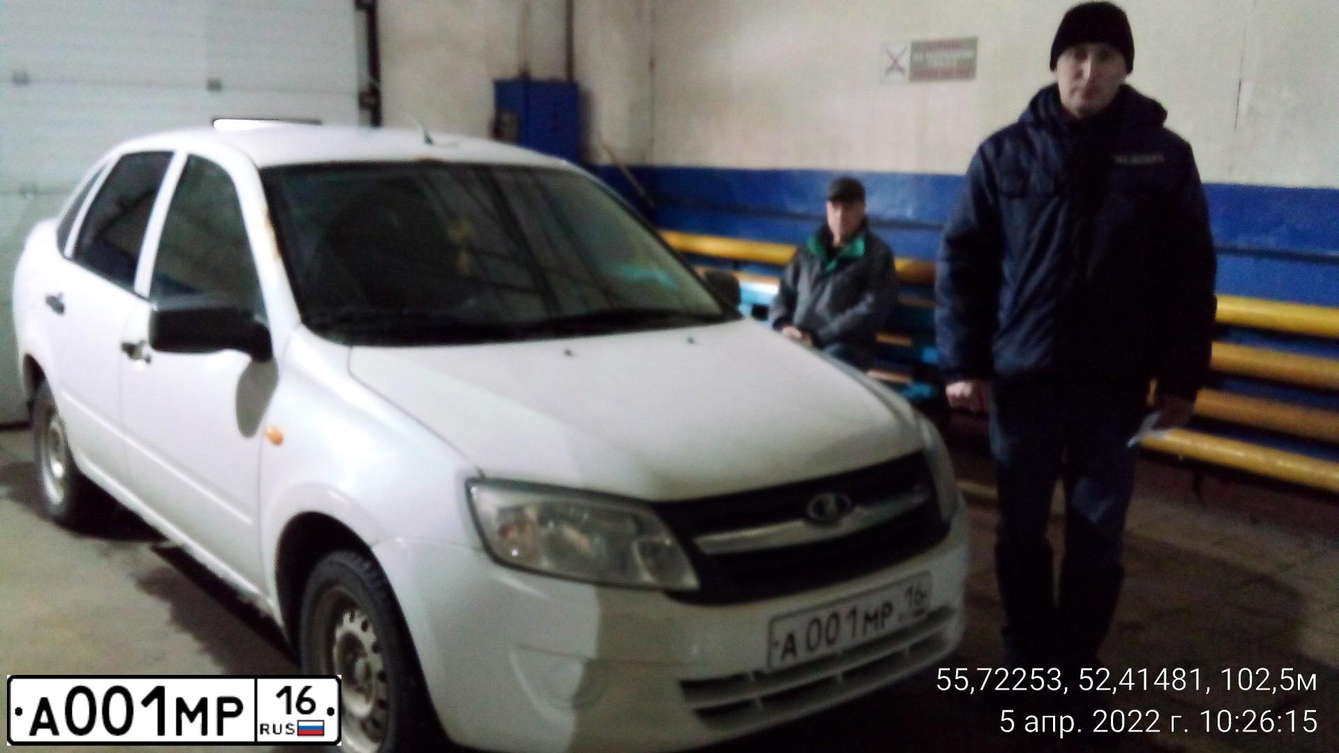 Фото автомобиля KIA RIO, 2012 — госномер А001МР16. Цвет: ГОЛУБОЙ