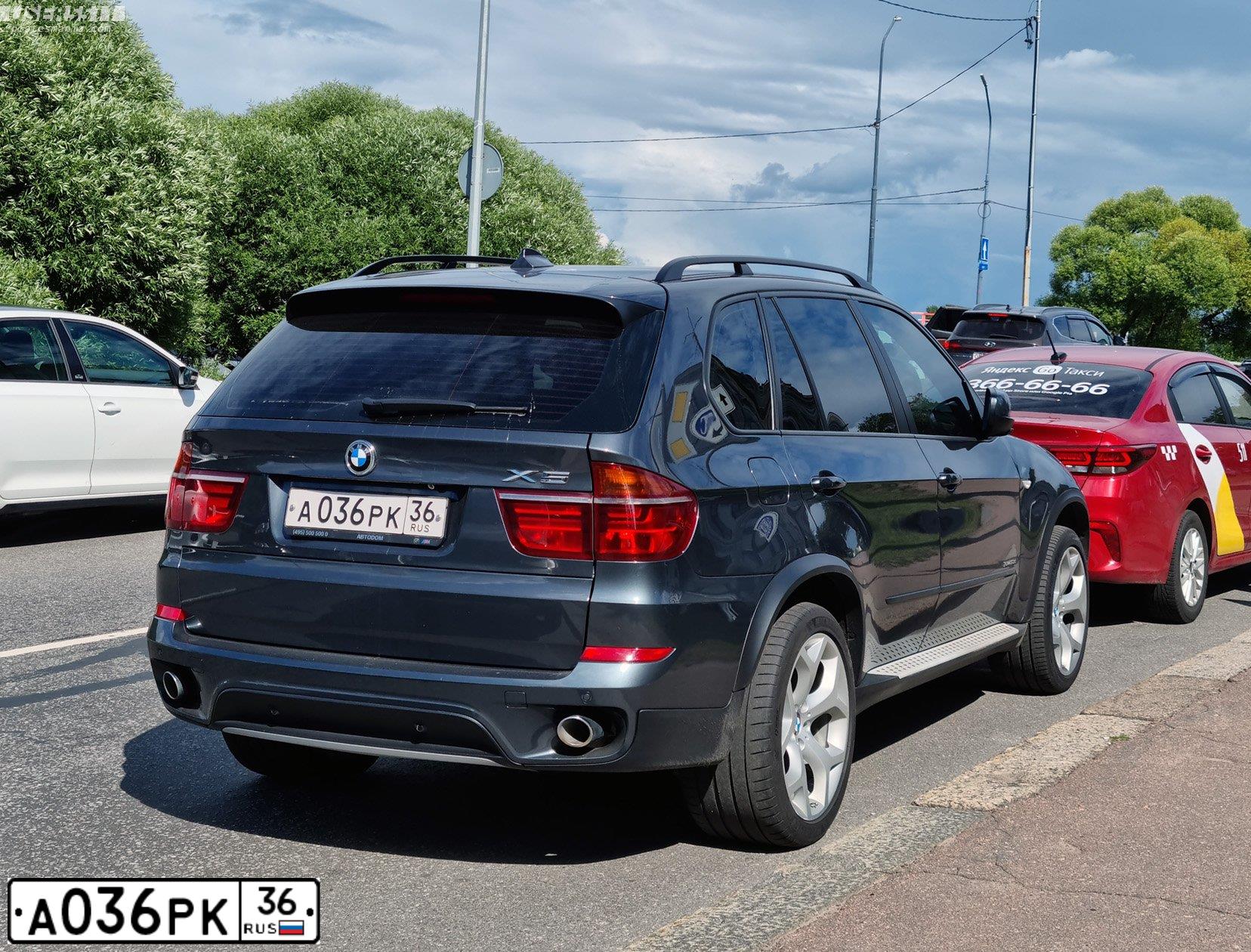 Фото автомобиля BMW X5, 2013 — госномер В605НН136. Цвет: ТЕМНО - СЕРЫЙ