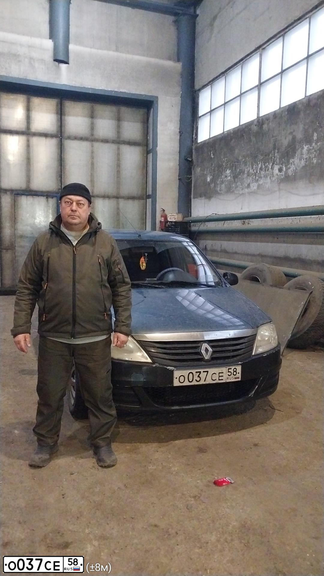 Фото автомобиля RENAULT LOGAN, 2010 — госномер О037СЕ58. Цвет: синий