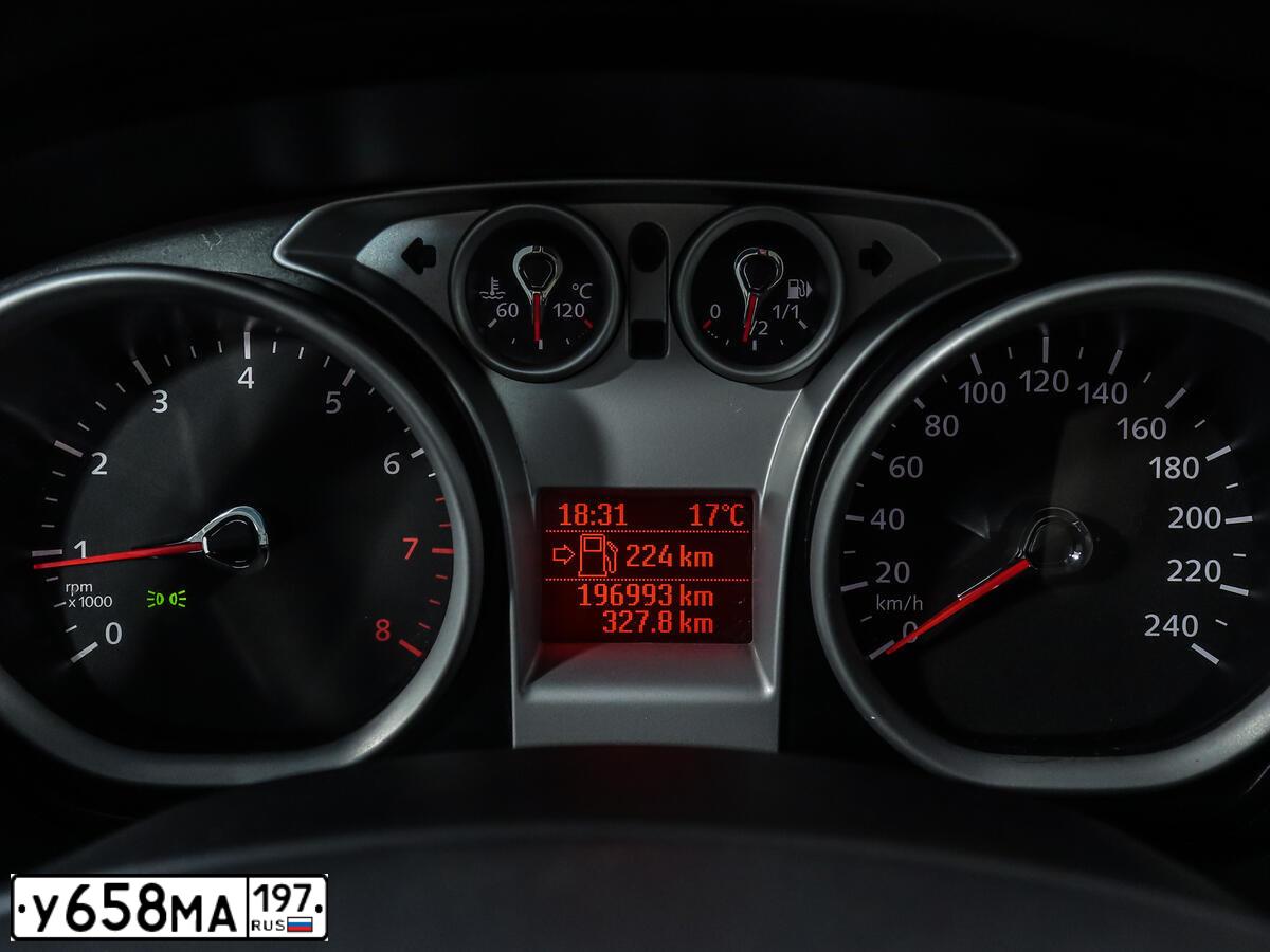Фото автомобиля FORD FOCUS, 2011 — госномер У658МА197. Цвет: ТЕМНО-СЕРЫЙ