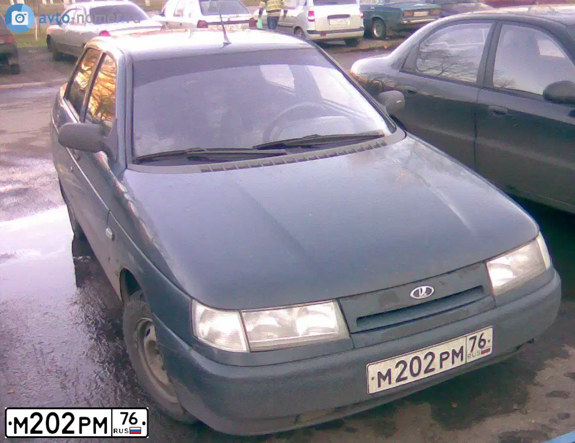 Фото автомобиля LADA 2110, 1998 — госномер В215АЕ76. Цвет: ЗЕЛЕНЫЙ
