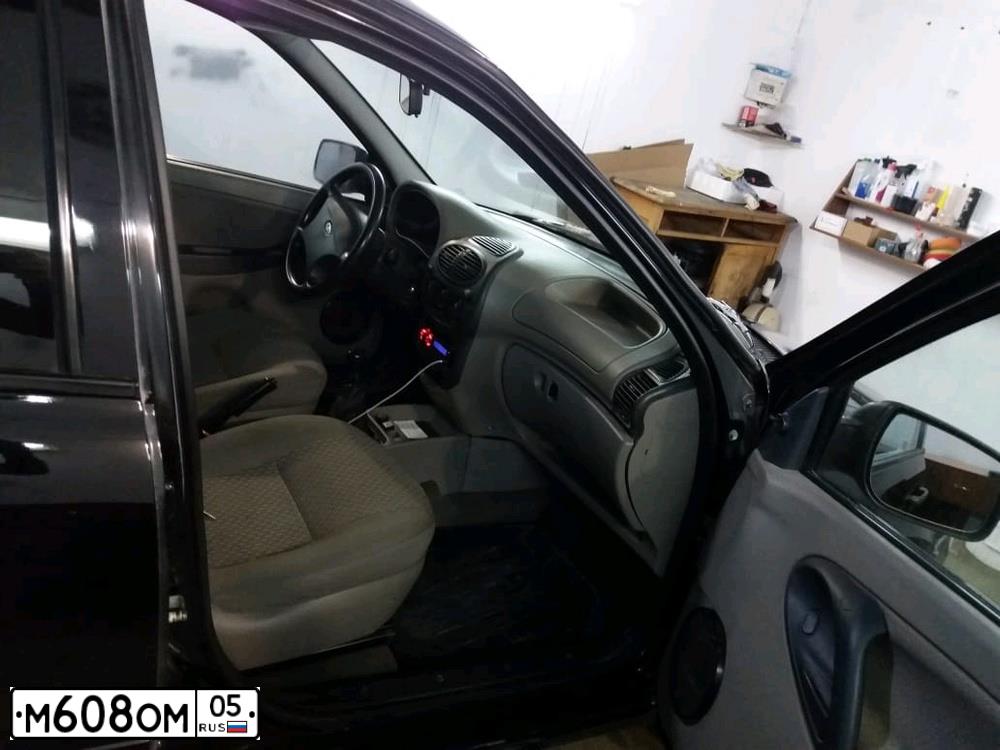 Фото автомобиля LADA KALINA, 2011 — госномер С985СТ05. Цвет: Сине-Черный