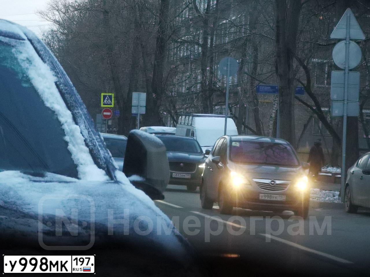 Фото автомобиля RENAULT SANDERO, 2011 — госномер В792СА134. Цвет: КРАСНЫЙ