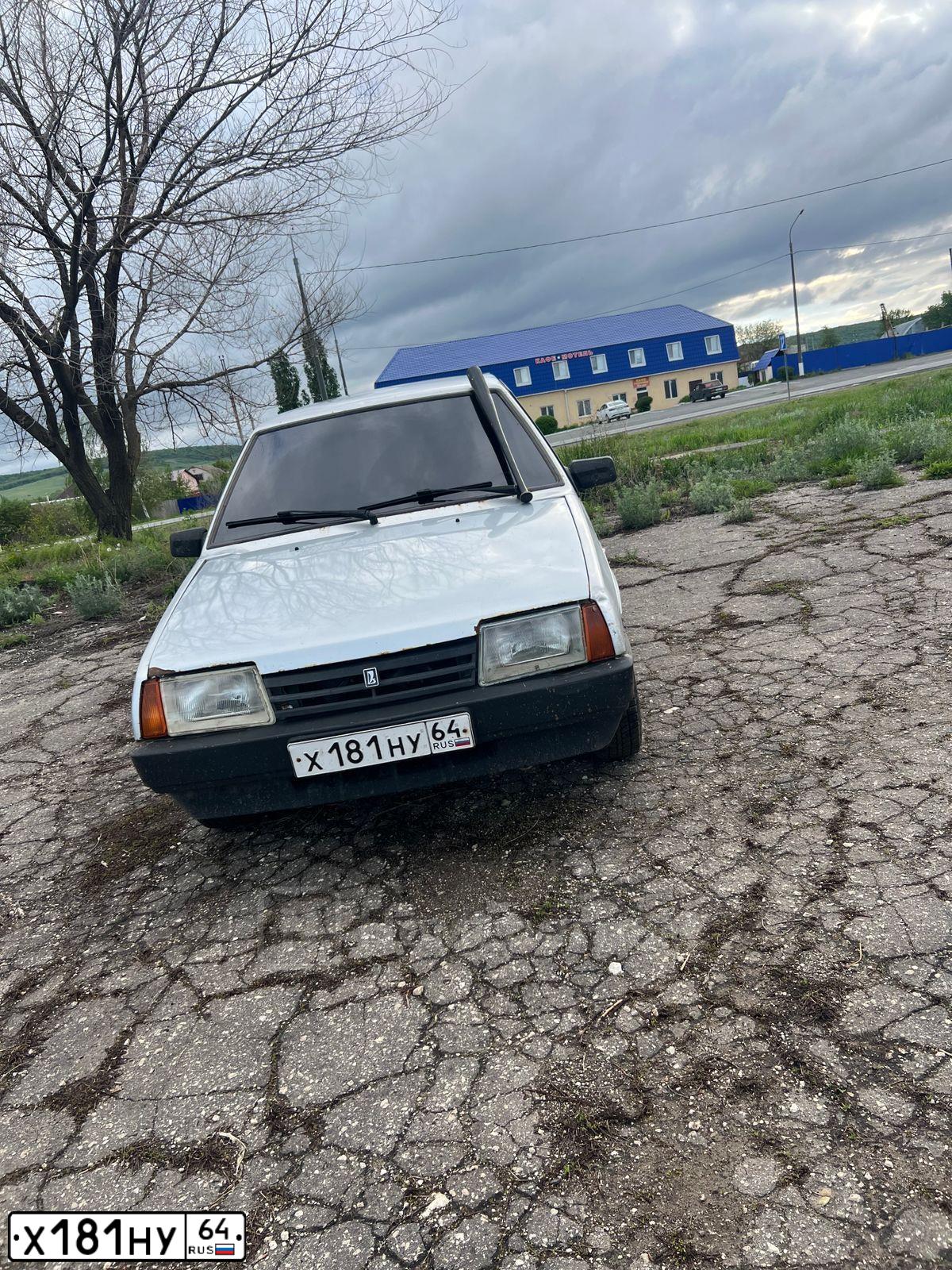 Фото автомобиля LADA 2109 SAMARA, 2001 — госномер Х181НУ64. Цвет: СВЕТЛО СЕРЕБРИСТЫЙ МЕТАЛЛ