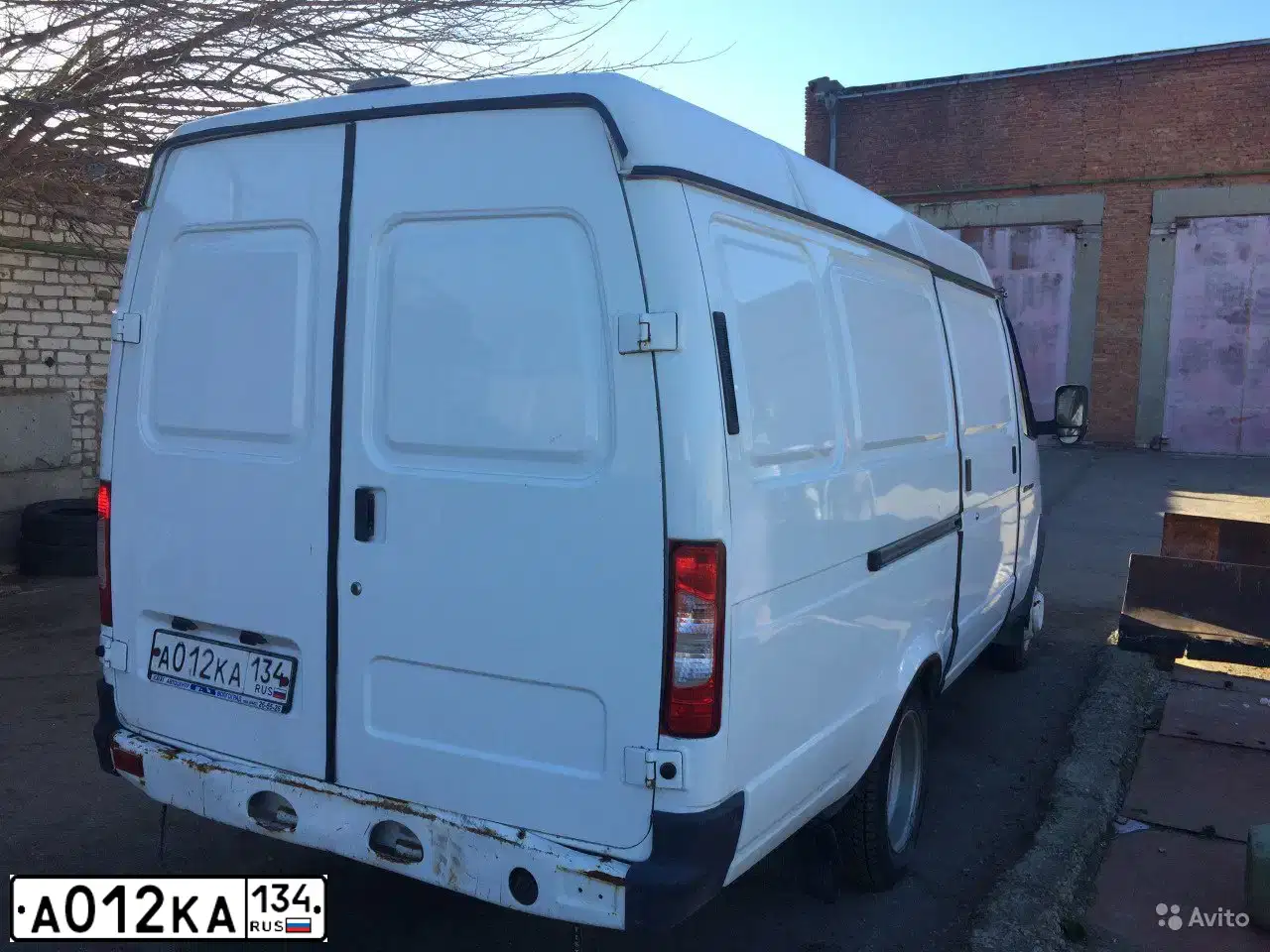 Фото автомобиля GAZ 2705 EL, 2013 — госномер Е600РС134. Цвет: Белый