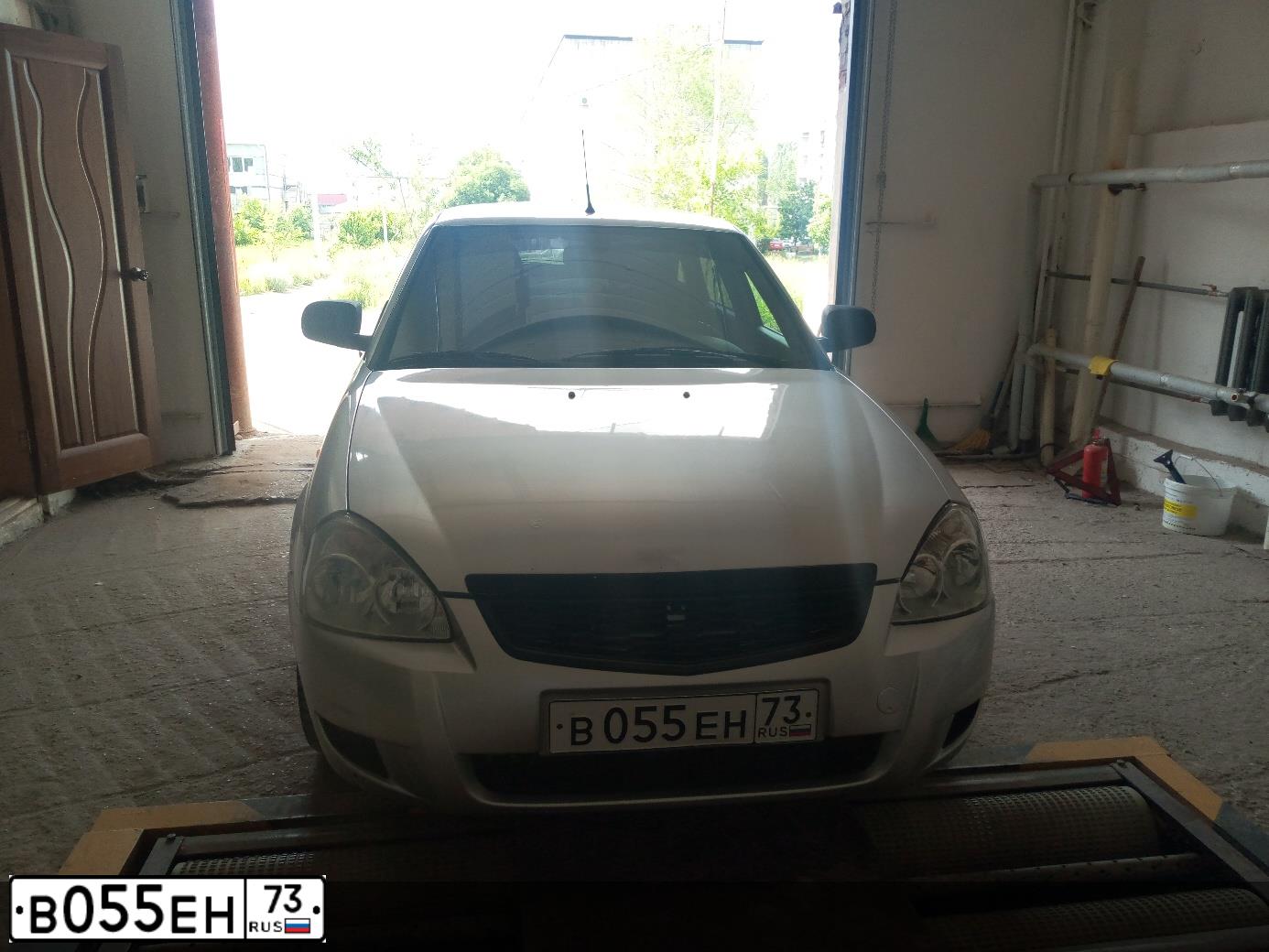 Фото автомобиля LADA 2172 PRIORA, 2011 — госномер В055ЕН73. Цвет: СВЕТЛО-СЕРЕБРИСТЫЙ МЕТАЛЛ