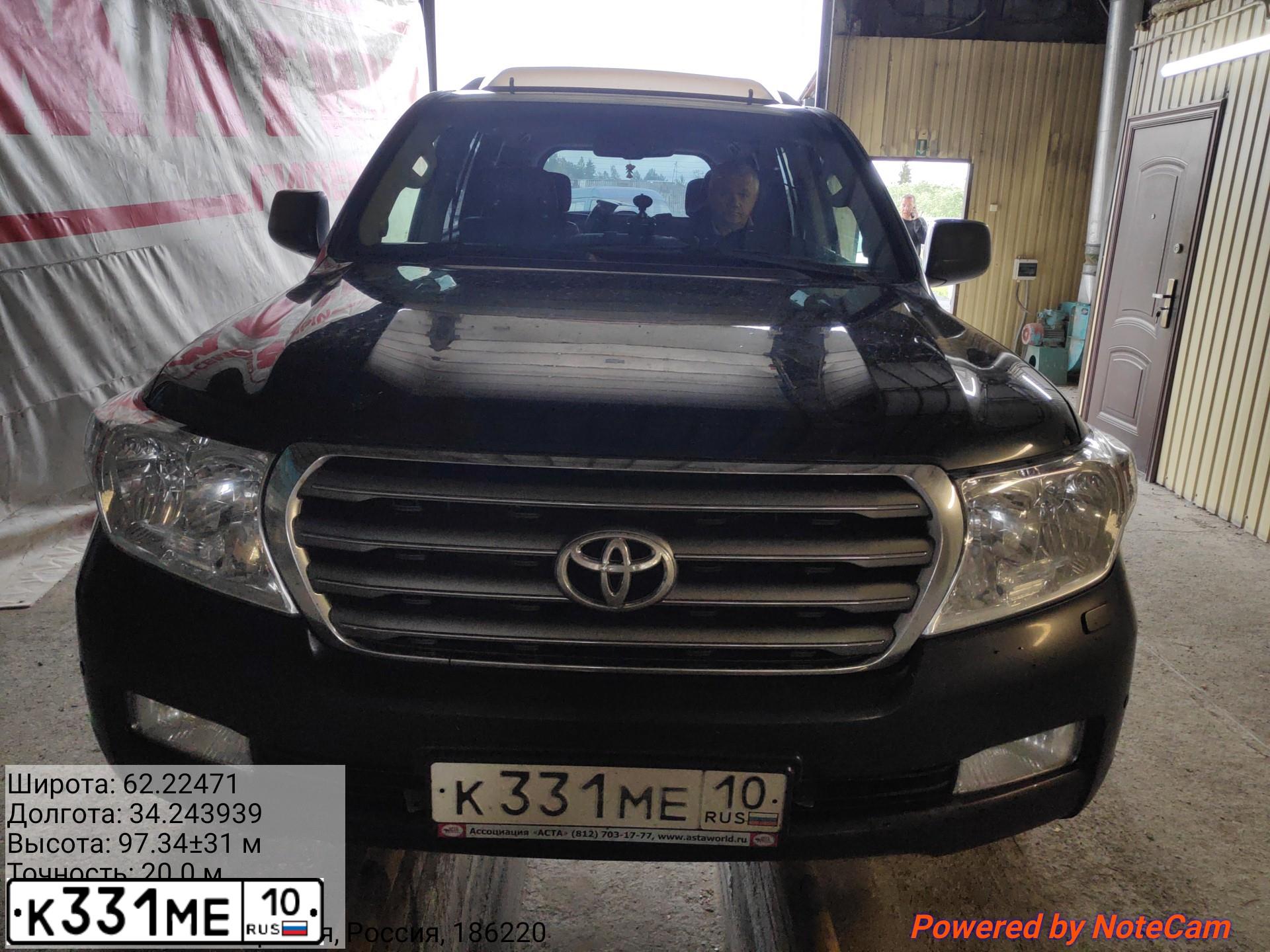 Фото автомобиля TOYOTA LANDCRUISER 200, 2008 — госномер К331МЕ10. Цвет: ЧЕРНЫЙ