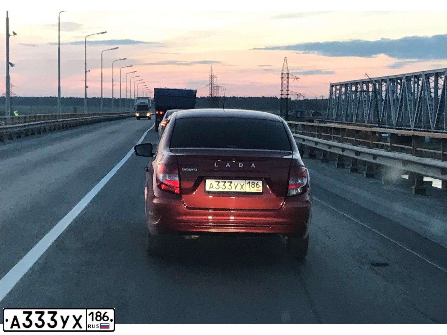 Фото автомобиля LADA VESTA, 2020 — госномер А333УХ186. Цвет: СЕРЫЙ