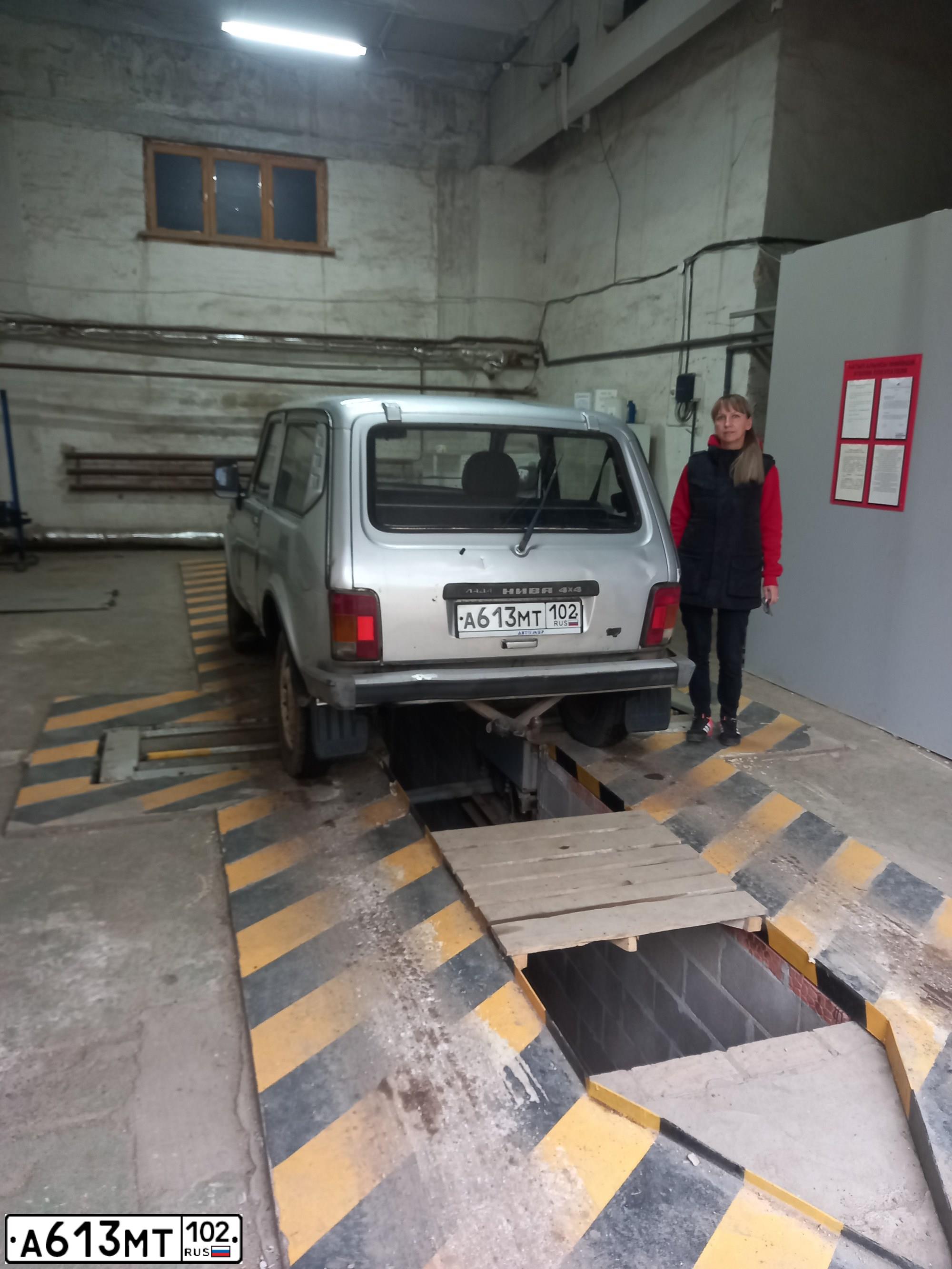 Фото автомобиля LADA 2121 NIVA, 2000 — госномер А613МТ102. Цвет: СЕРЕБРИСТЫЙ МЕТАЛЛИК