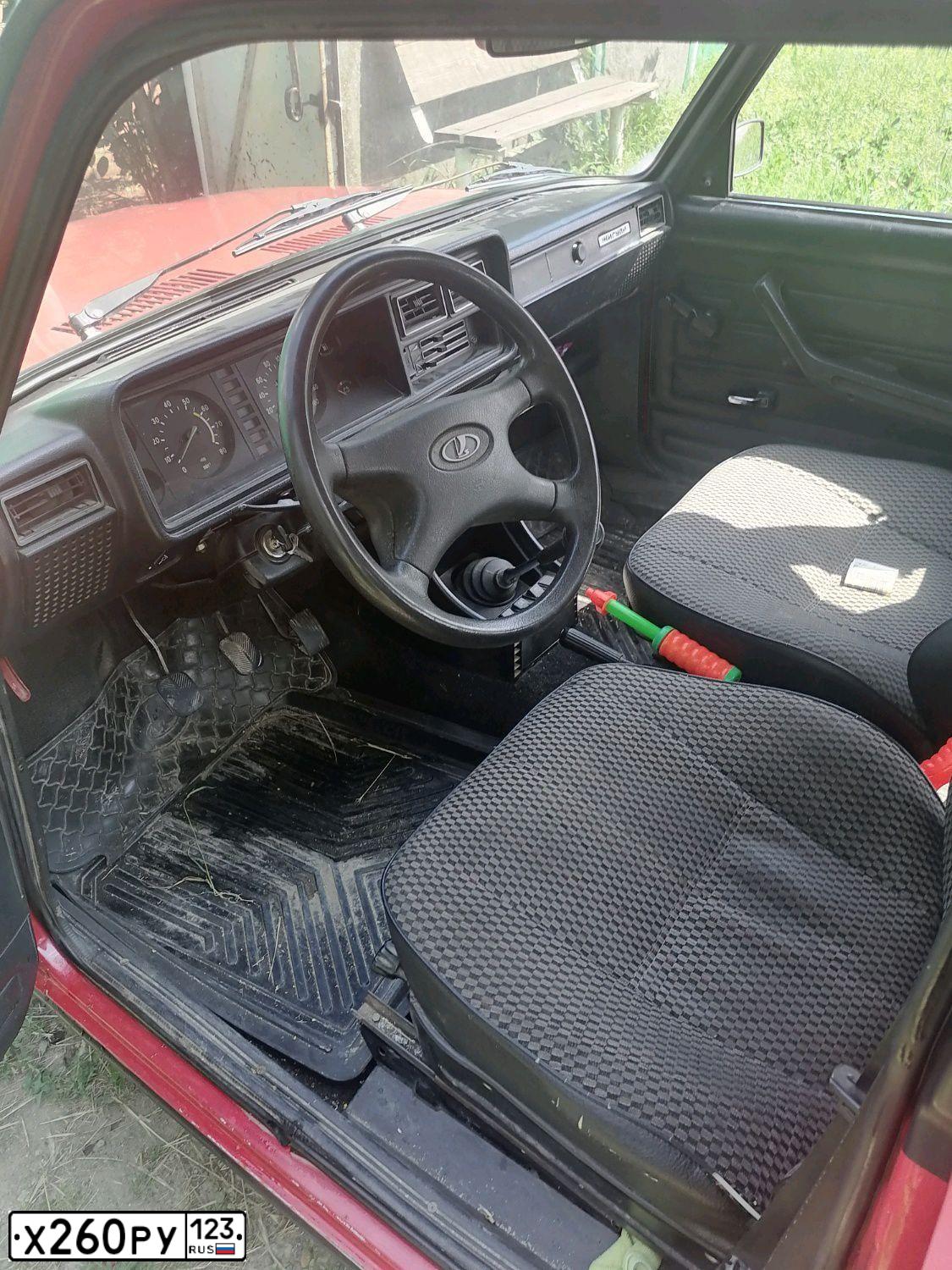 Фото автомобиля LADA 2107, 1998 — госномер Х260РУ123. Цвет: Красный