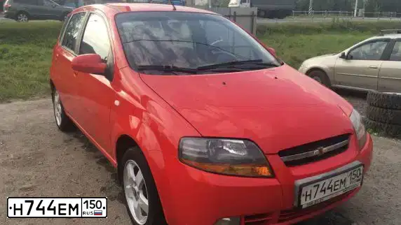 Фото автомобиля CHEVROLET AVEO, 2006 — госномер В474РН797. Цвет: Красный