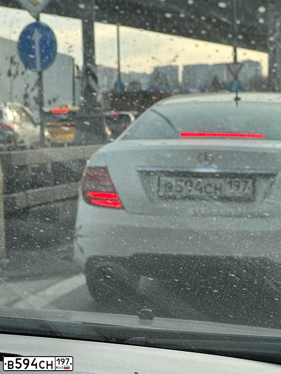 Фото автомобиля MERCEDES C-KLASSE, 2012 — госномер В594СН197. Цвет: БЕЛЫЙ